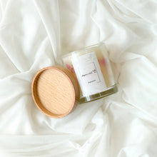 Load image into Gallery viewer, Candle Flowers Scented for women and home